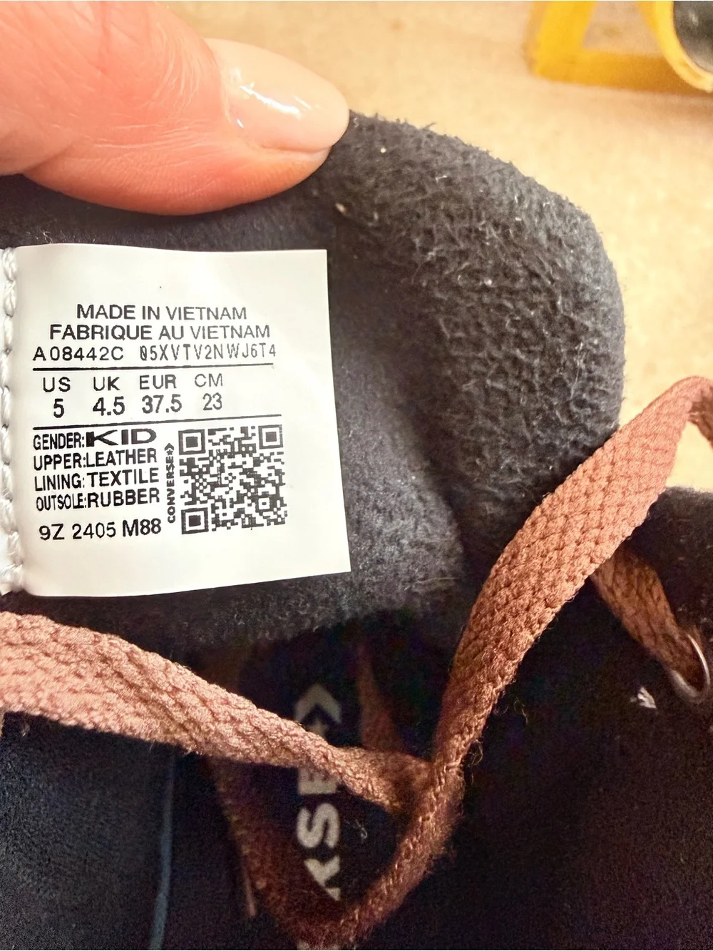 🌾 Converse High-Top Water Resistant Sneakers‎ in Brown